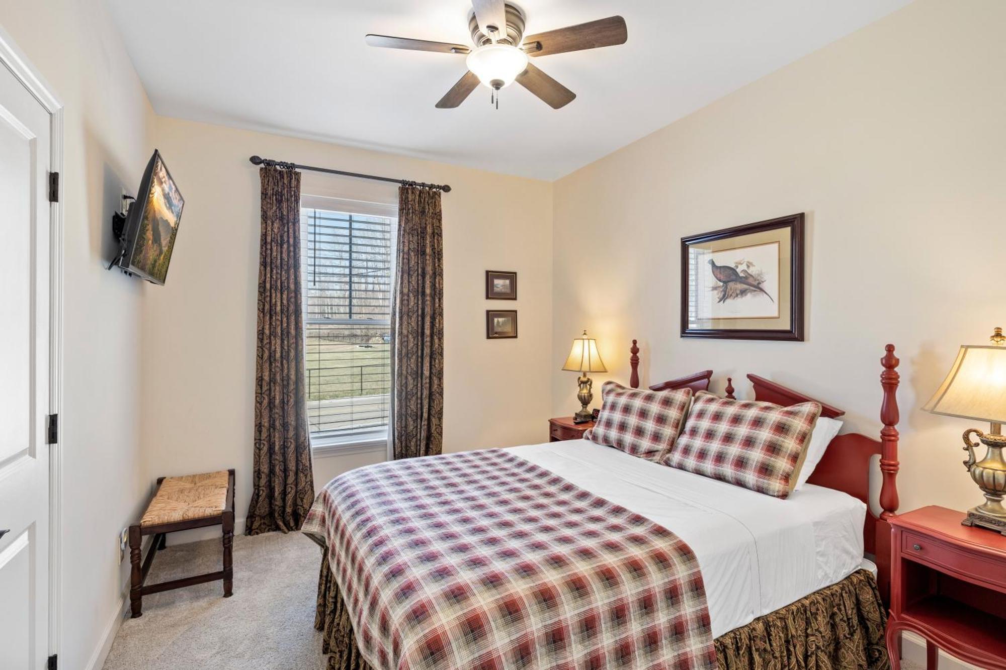 Bear Pass Is A 3 Bed 2 Bath Craftsman Style Home Located Within Walking Distance To Dt Gatlinburg Exterior photo